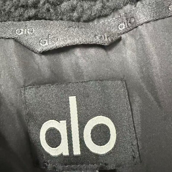 Alo Yoga Sherpa Edge Bomber Black - Picture 8 of 8